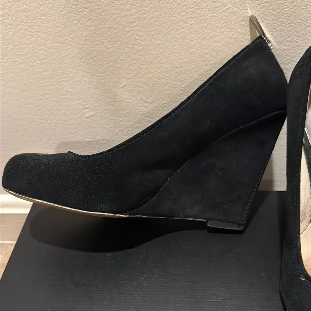 Michael Kors Black Suede Heels GUC - Picture 3 of 8